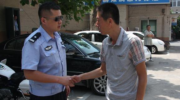 济南海鲜大市场慰问市中区交警八一中队 济南海鲜大市场慰问市中区交警八一中队